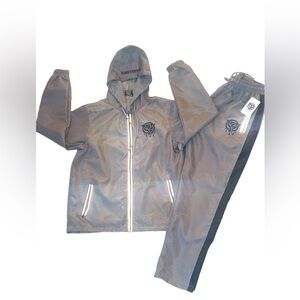 Clothing brand: Substantial graphic design